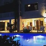 شقة Luigi